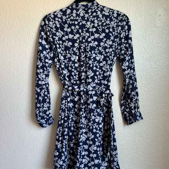 Banana Republic button front dress with belt - Picture 4 of 5